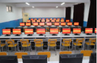 河北外国语学院附属中学微机室